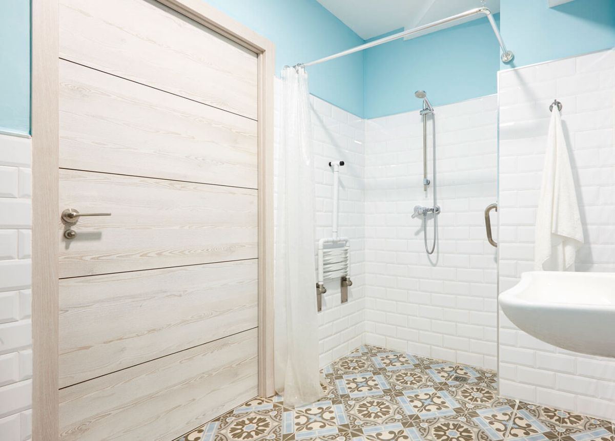 Salle de bain remise à neuf et accessible